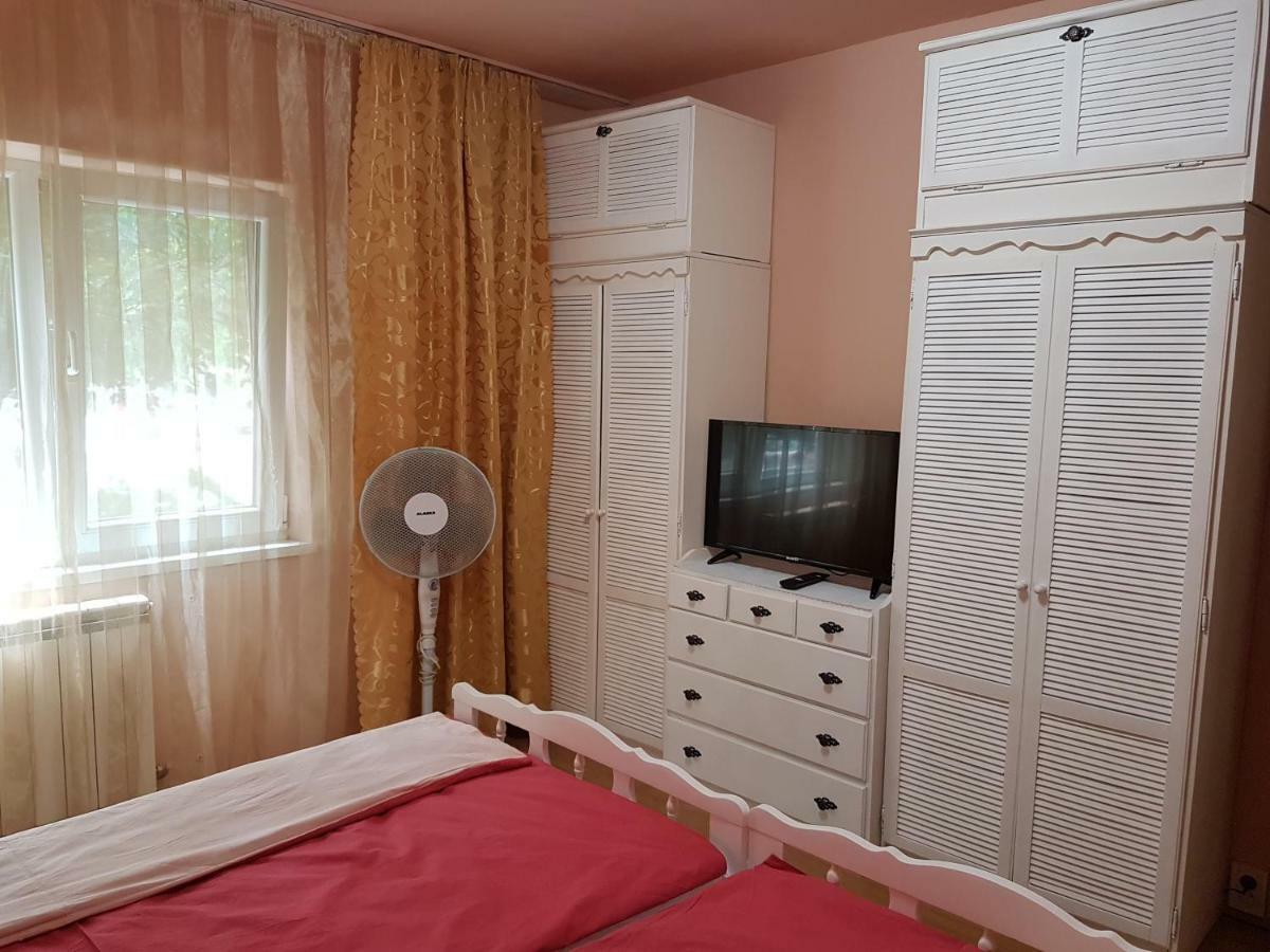 Apartament Aura Apartment Орадеа Екстериор снимка